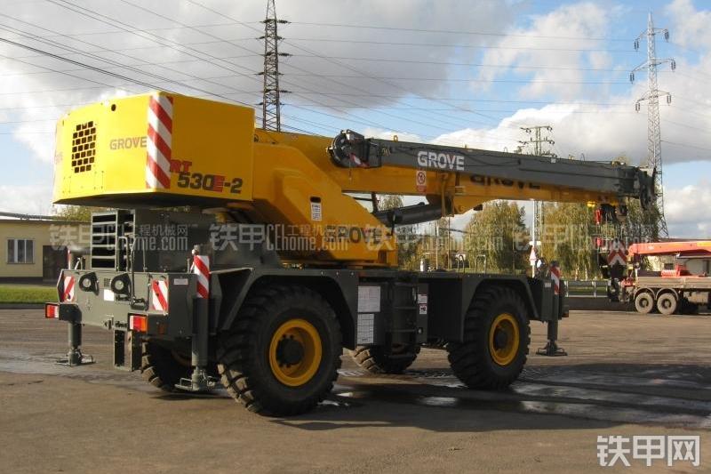 马尼托瓦克RT530E-2起重机整机外观