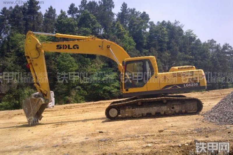 山东临工LG6250挖掘机整机外观