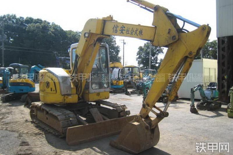 住友SH75X-3B挖掘机整机外观