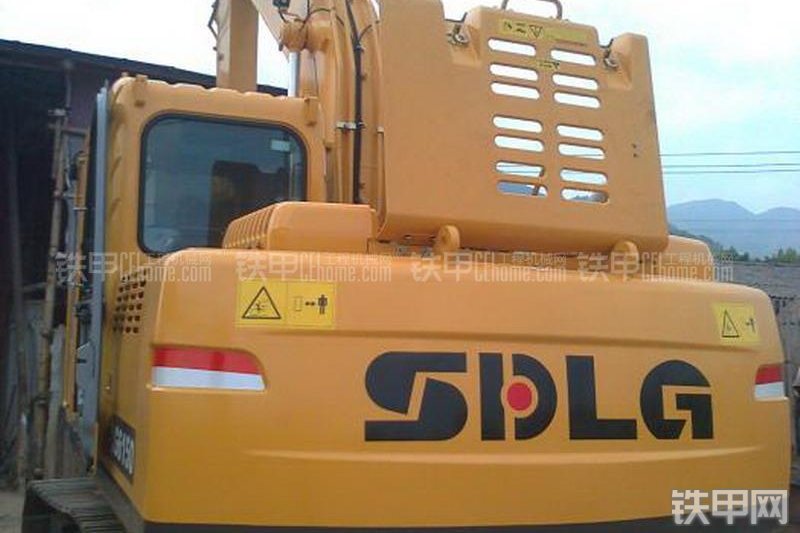 山东临工LG6150挖掘机整机外观