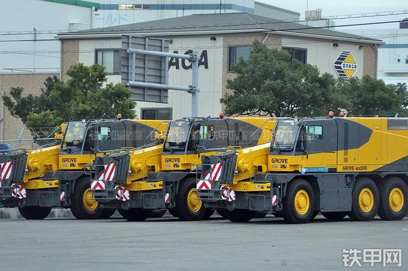 马尼托瓦克GCK3045起重机整机外观