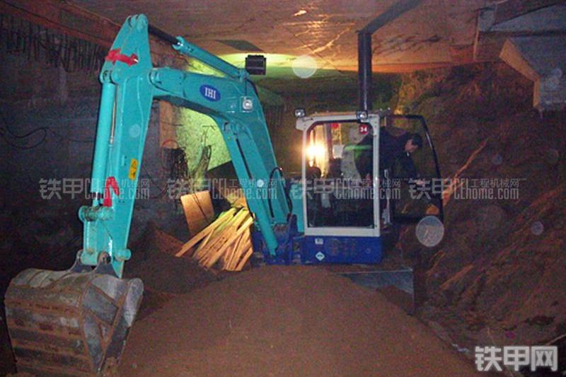 石川岛80NS挖掘机整机外观