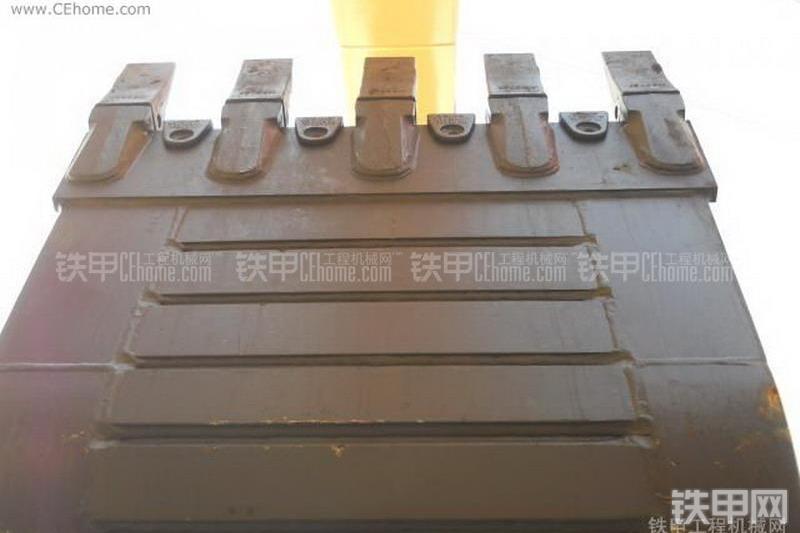 山东临工LG6150挖掘机整机外观