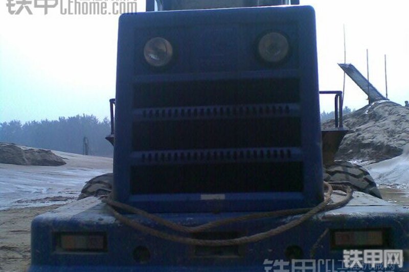 龙工LG833装载机整机外观