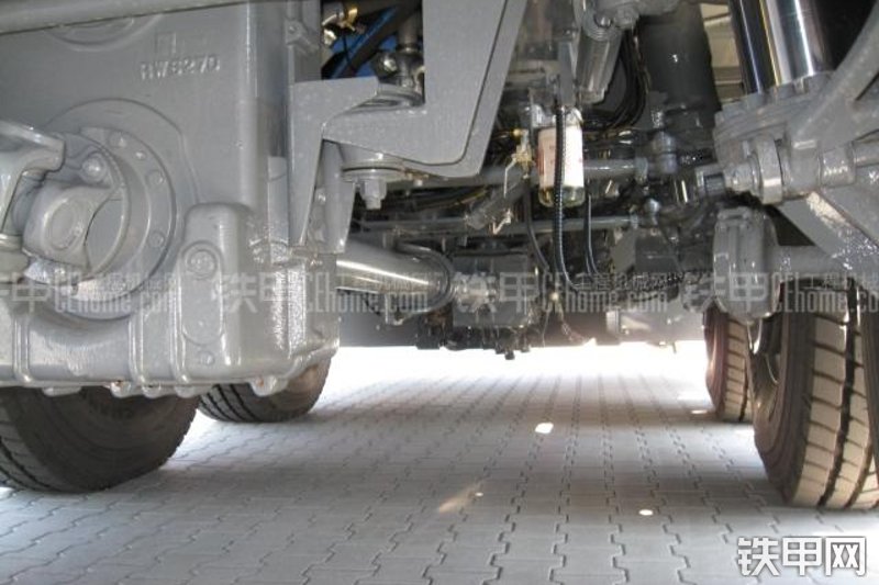 马尼托瓦克GMK7450起重机局部