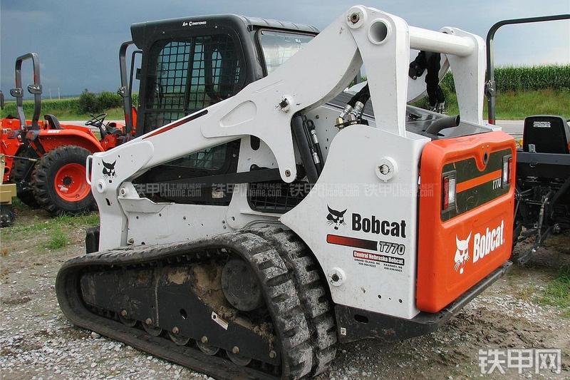 山猫T770滑移装载机整机外观