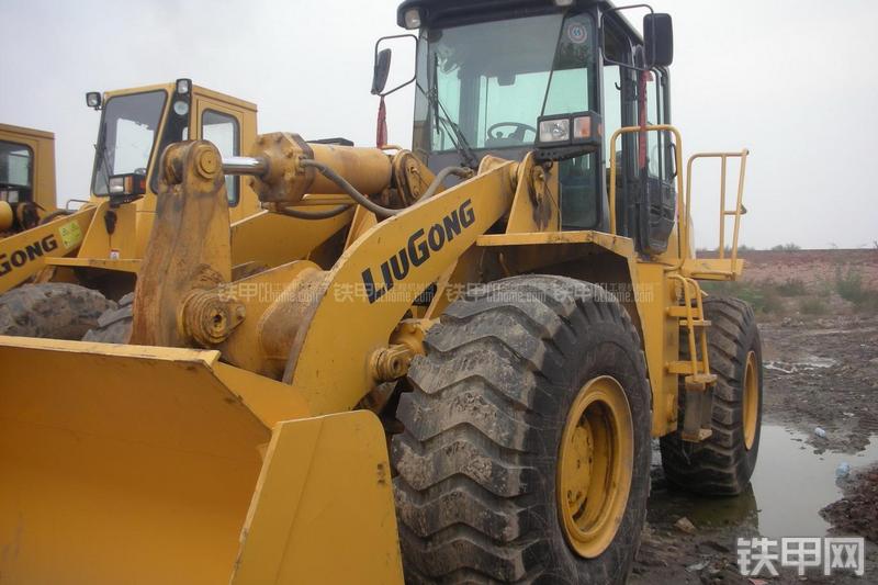 柳工ZL50CN装载机整机外观