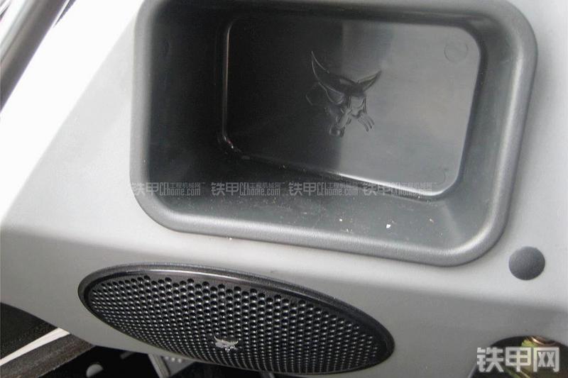 山猫T770滑移装载机局部