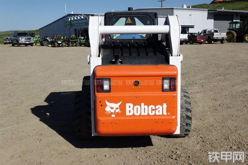 山猫S300滑移装载机整机外观