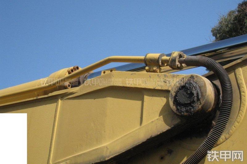 卡特彼勒330BL挖掘机局部