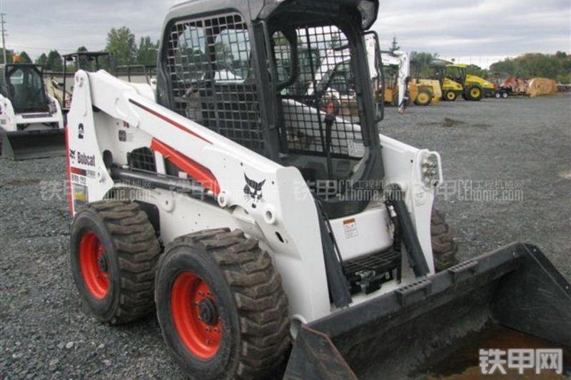 山猫S630滑移装载机整机外观