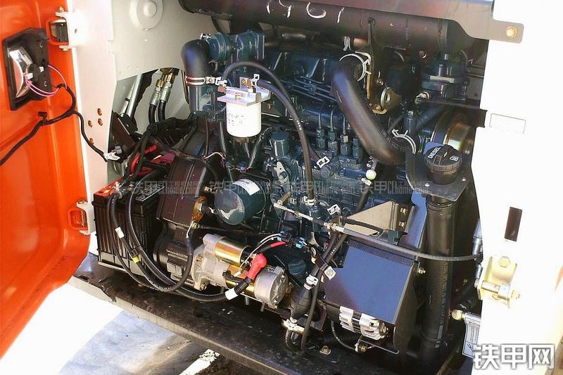 山猫S770滑移装载机局部