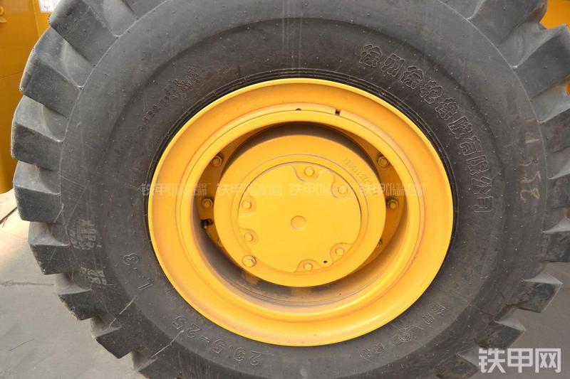 柳工CLG855N装载机局部