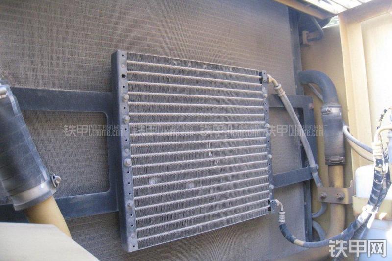 卡特彼勒330BL挖掘机局部