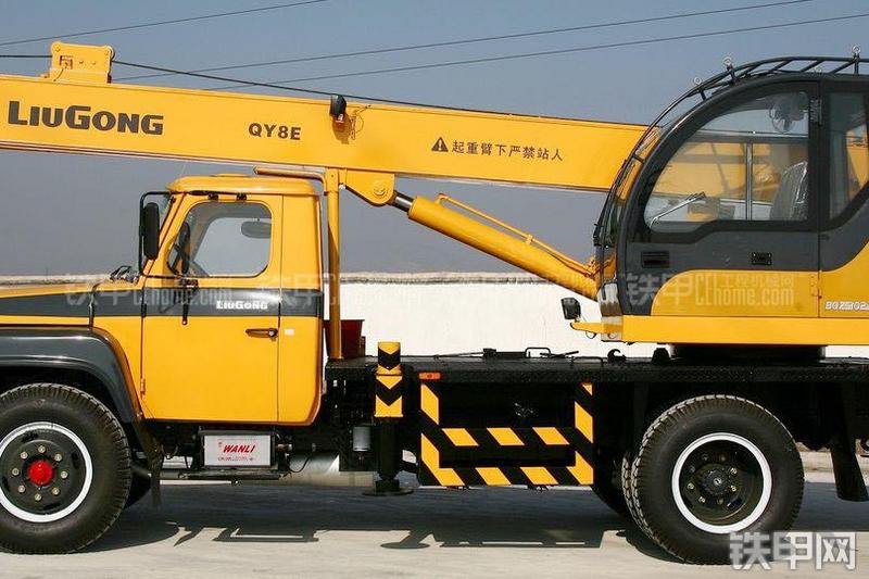 柳工QY8E起重机整机外观