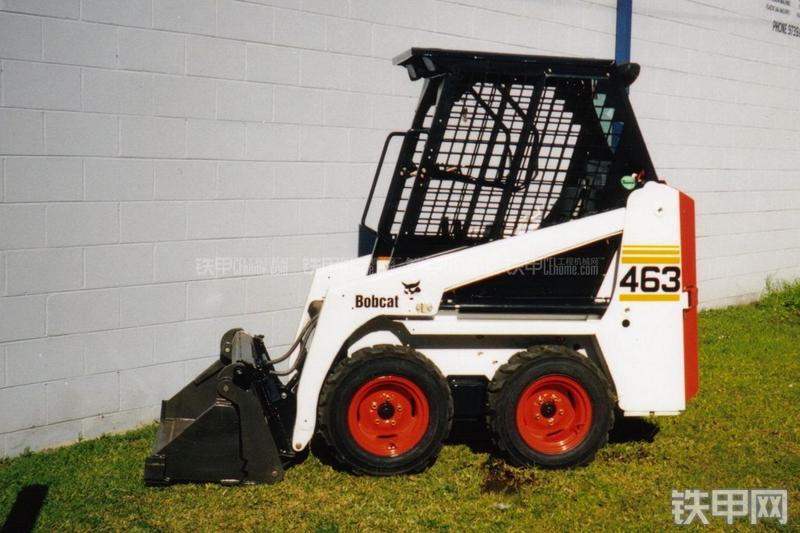 山猫463滑移装载机整机外观