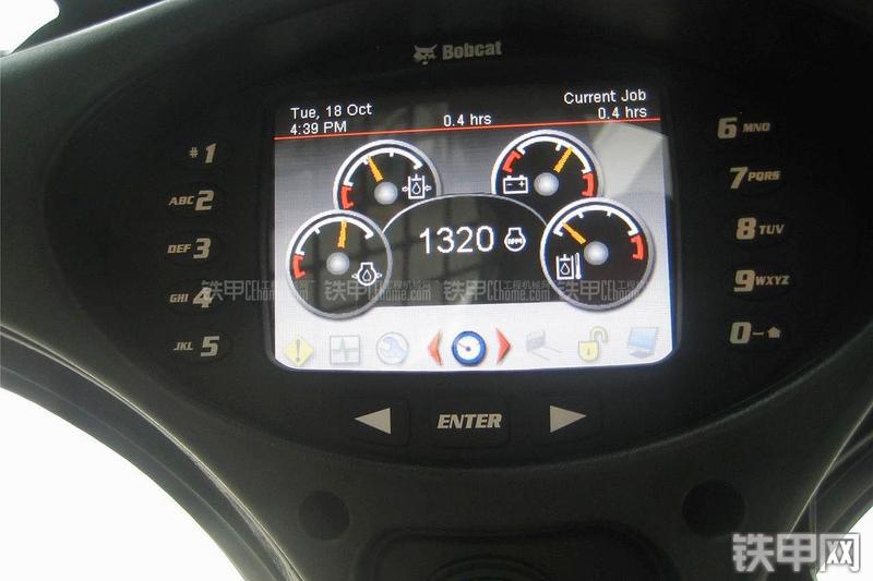 山猫T770滑移装载机局部