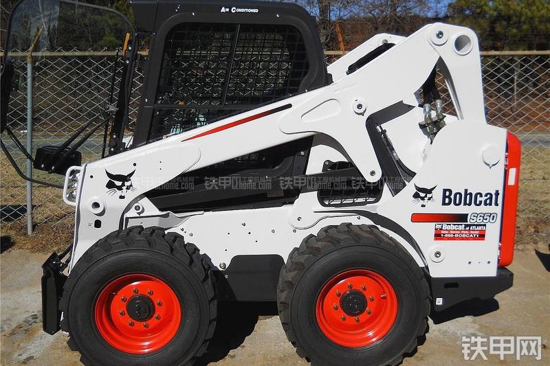 山猫S650滑移装载机整机外观