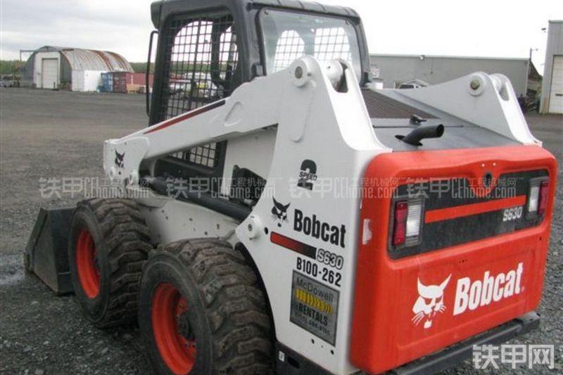 山猫S630滑移装载机整机外观