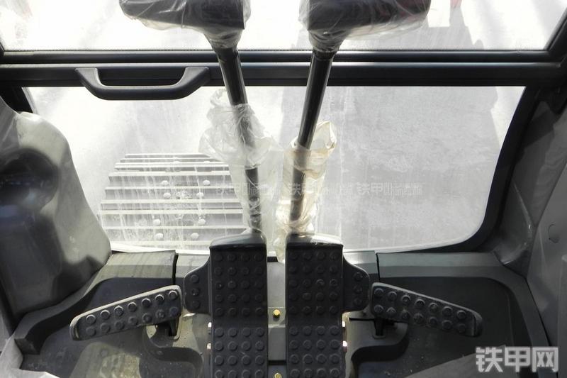 日立ZX250LC-3G挖掘机局部