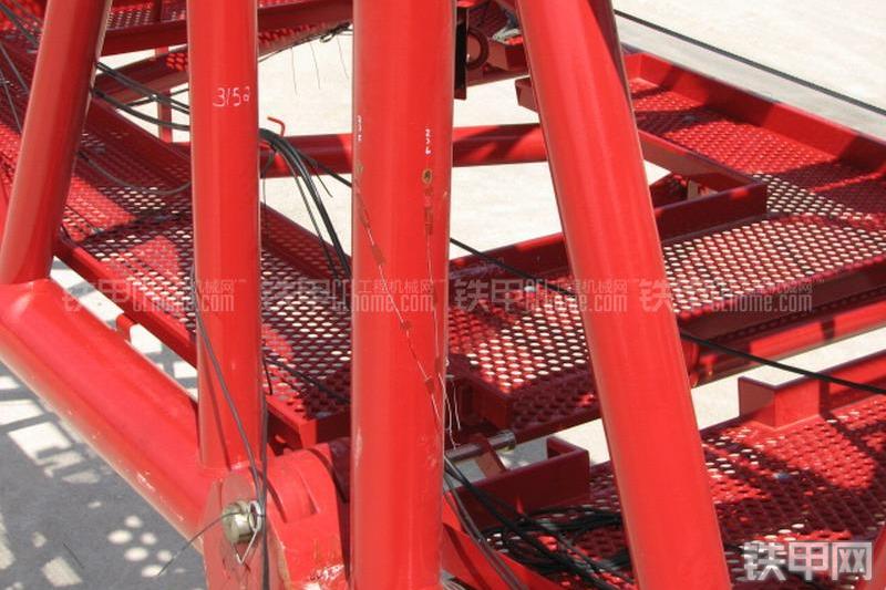 马尼托瓦克31000型起重机局部