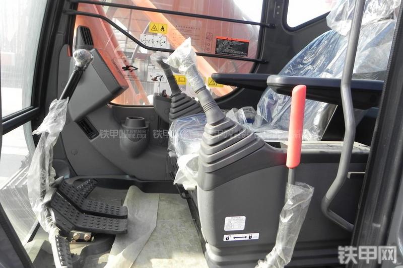 日立ZX250LC-3G挖掘机局部