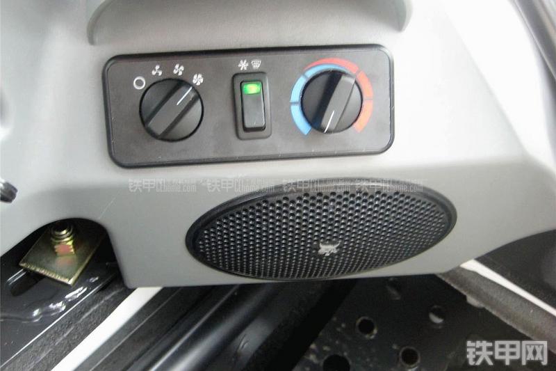 山猫T770滑移装载机局部