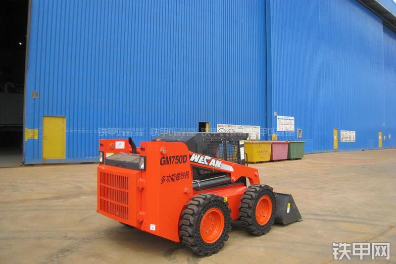 威肯GM750D滑移装载机整机外观