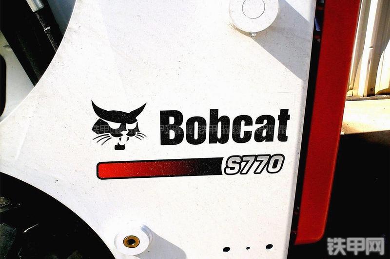 山猫S770滑移装载机局部