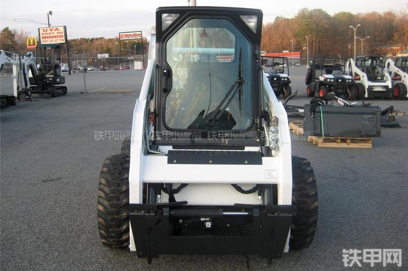 山猫S185滑移装载机整机外观