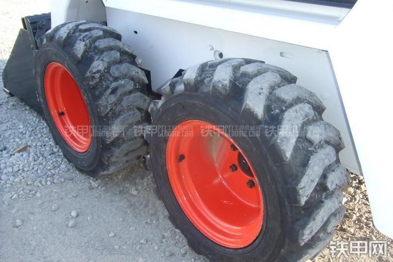 山猫463滑移装载机局部