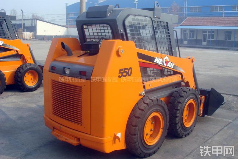 威肯GM550滑移装载机整机外观