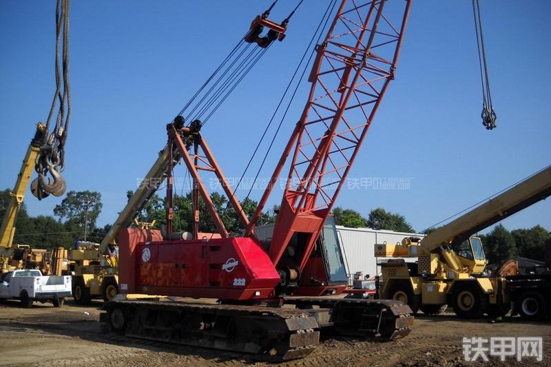 马尼托瓦克222型起重机整机外观