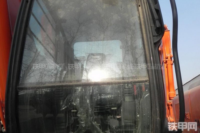 日立ZX250LC-3G挖掘机局部