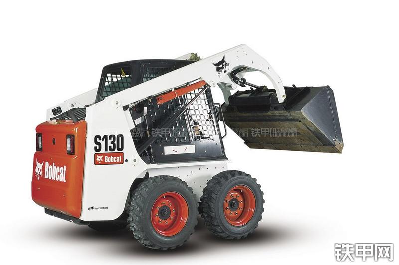 山猫S130滑移装载机整机外观