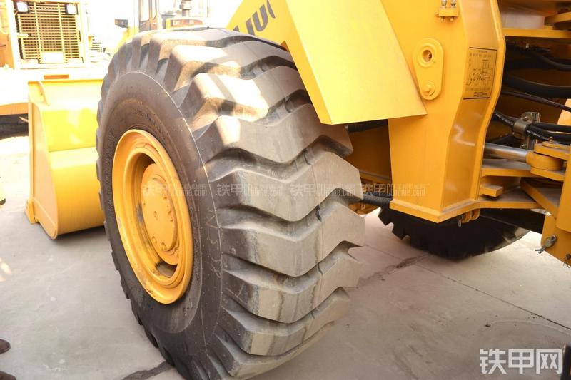 柳工CLG855N装载机局部