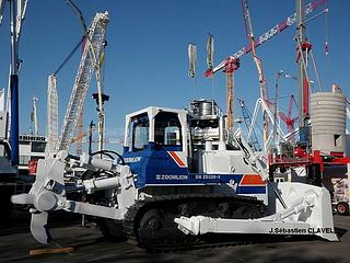 中联重科ZD320-3推土机整机外观