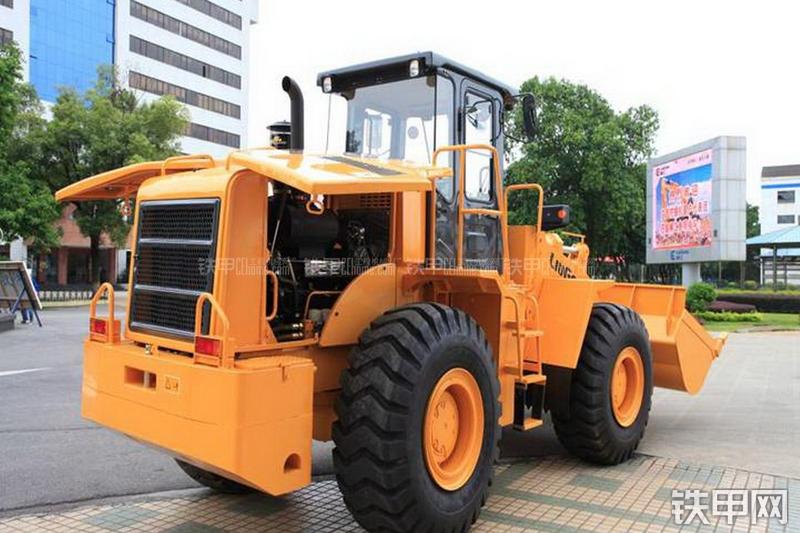 柳工ZL50CN装载机整机外观