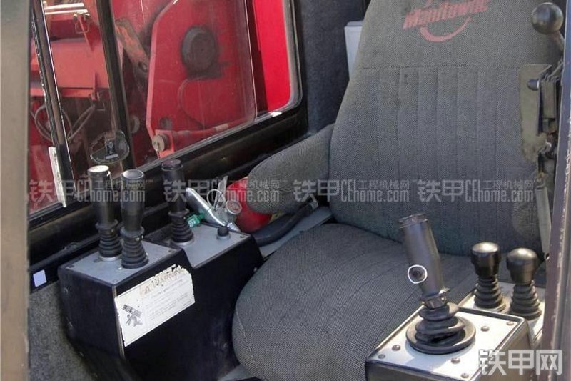 马尼托瓦克999型起重机局部