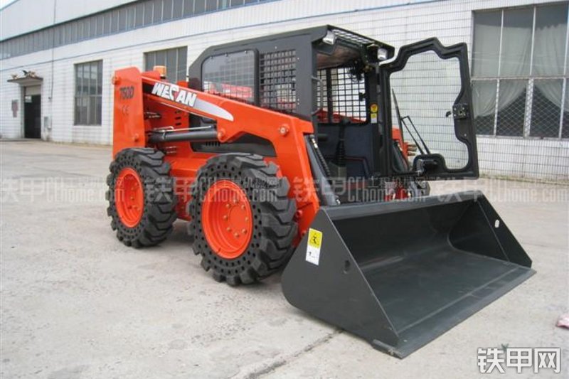 威肯GM750D滑移装载机整机外观