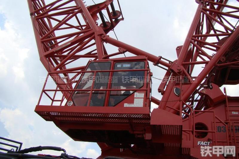 马尼托瓦克21000型起重机局部