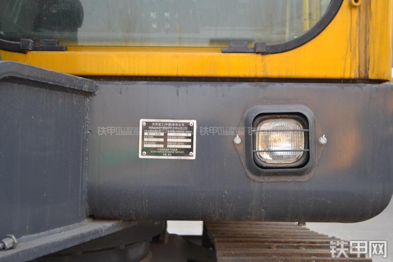 沃得重工W260-7挖掘机局部