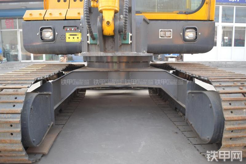 沃得重工W260-7挖掘机局部