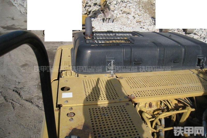 卡特彼勒330BL挖掘机局部