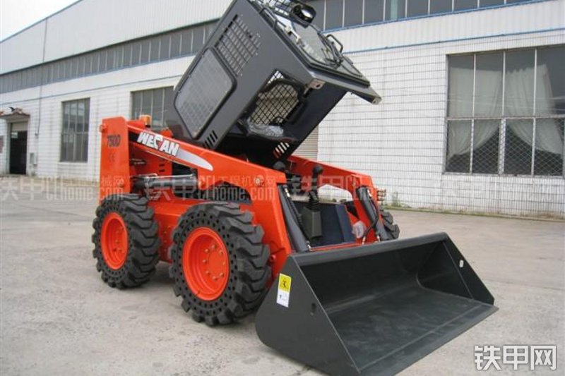 威肯GM750D滑移装载机局部