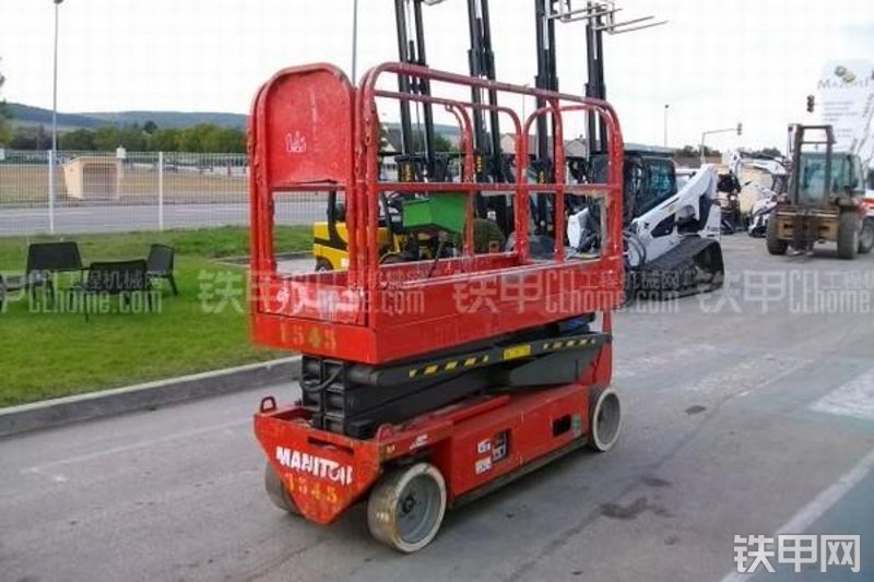 曼尼通81XE高空作业机械整机外观