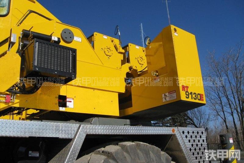 马尼托瓦克RT9130E-2起重机局部