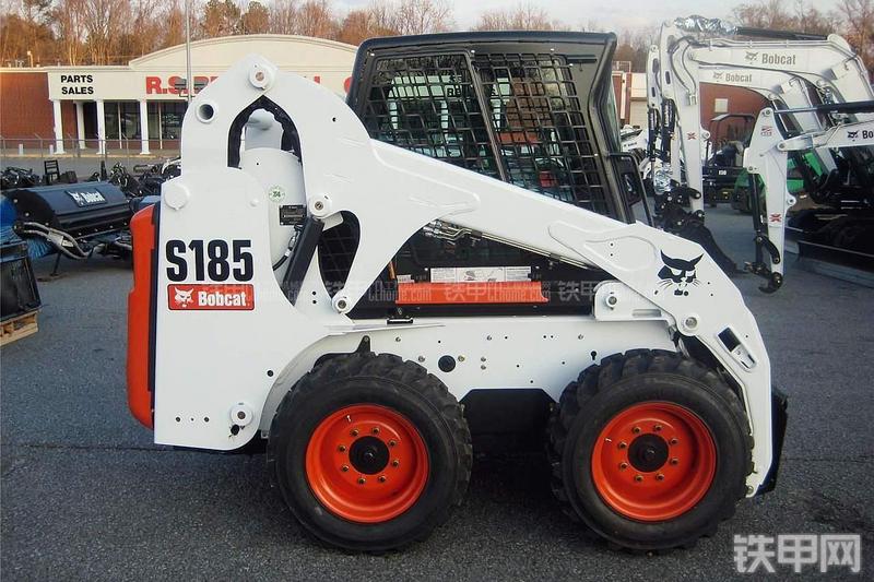 山猫S185滑移装载机整机外观