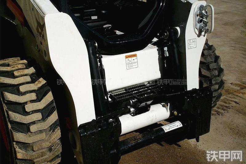 山猫S770滑移装载机局部