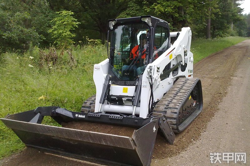 山猫T770滑移装载机整机外观